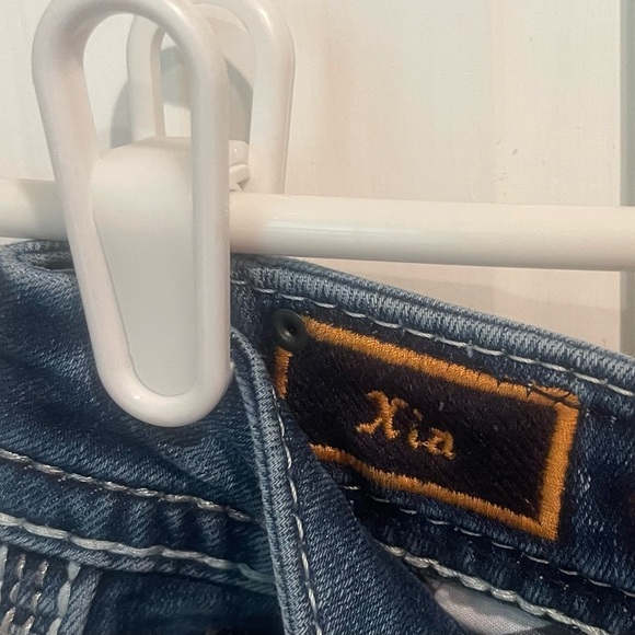 Rock Revival Women’s 25 Blue Skinny Jeans Distressed Acid-Wash Capris - Picture 6 of 9